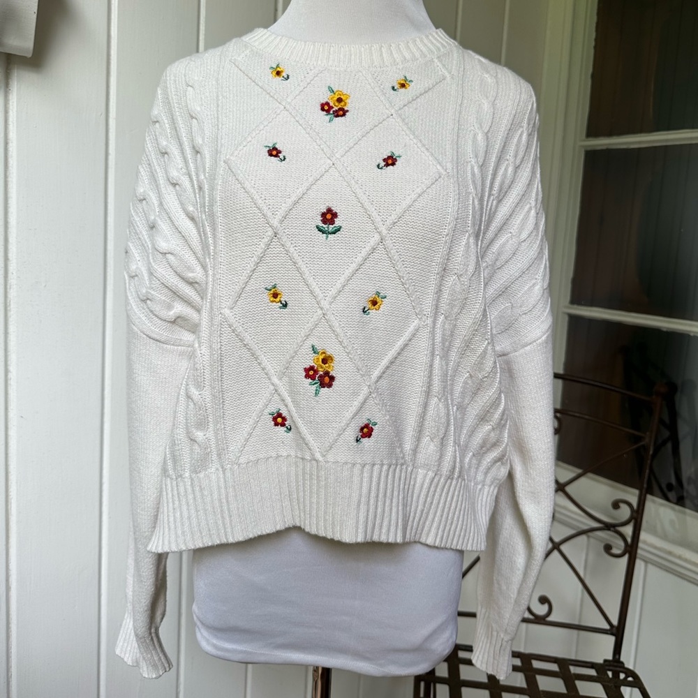 Forever 21 Floral Sweater